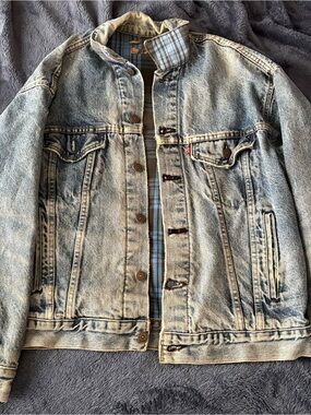 Levi's Light Wash Blue Denim Jacket with Plaid Lining